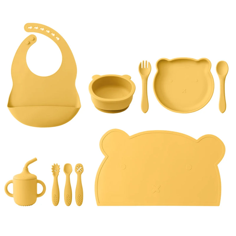 Kit Alimentação 10 Peças em Silicone – Babador, Pratinho, Talheres e Copo
