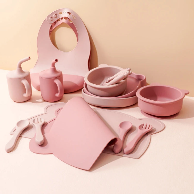 Kit Alimentação 10 Peças em Silicone – Babador, Pratinho, Talheres e Copo