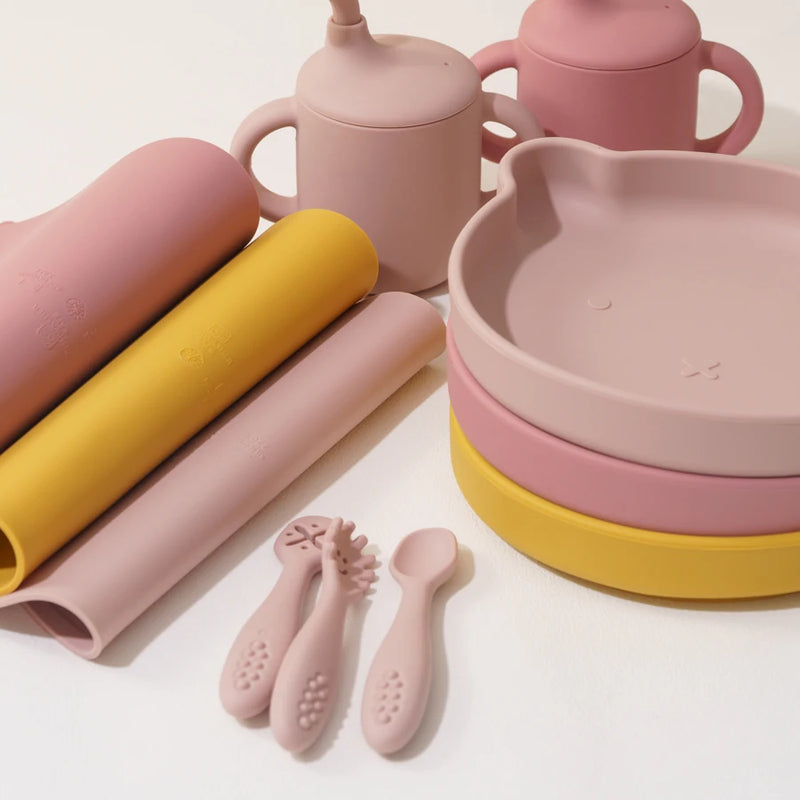 Kit Alimentação 10 Peças em Silicone – Babador, Pratinho, Talheres e Copo