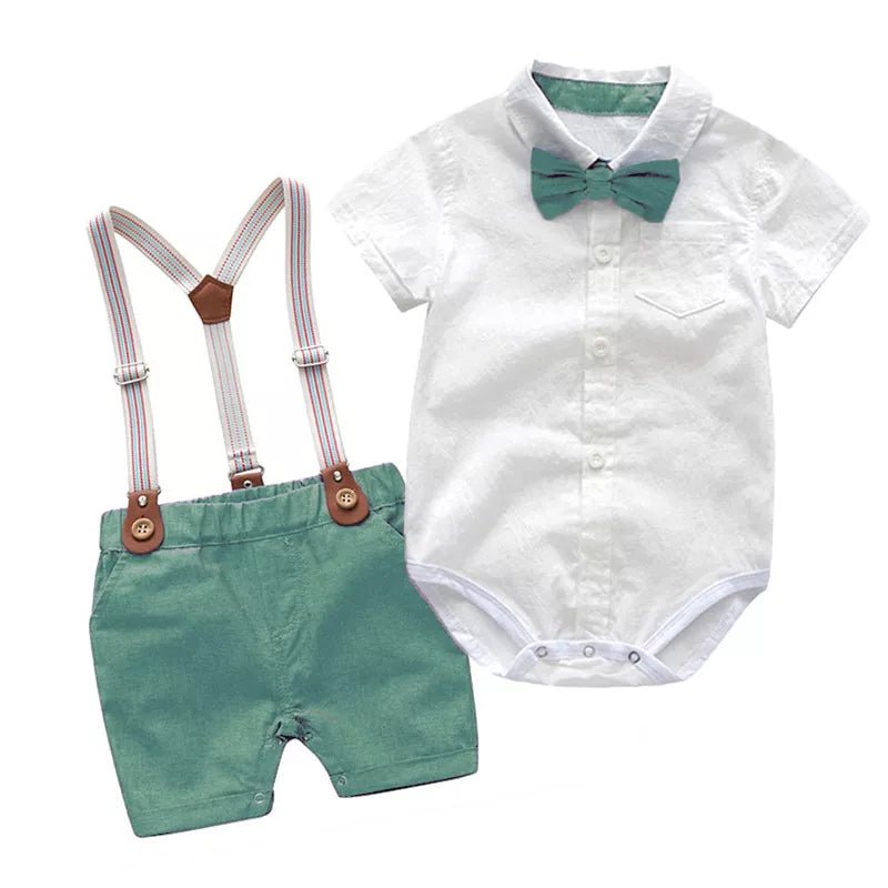 Conjunto Bartolomeu com camisa body, bermuda e suspensório infantil