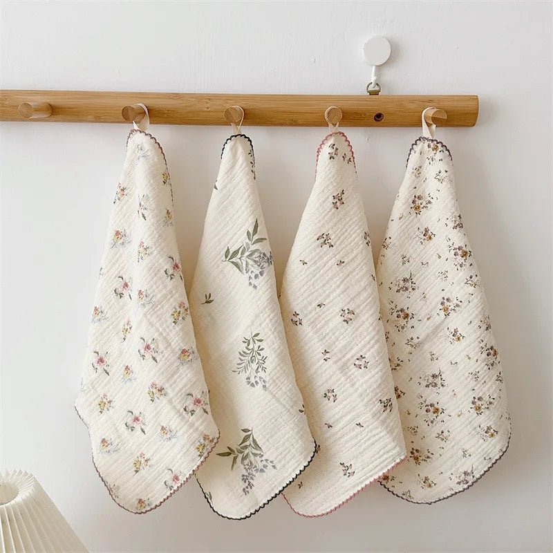 Conjunto de Paninhos de Boca Flores | 4 Paninhos – Boutique Infantil Les Enfants