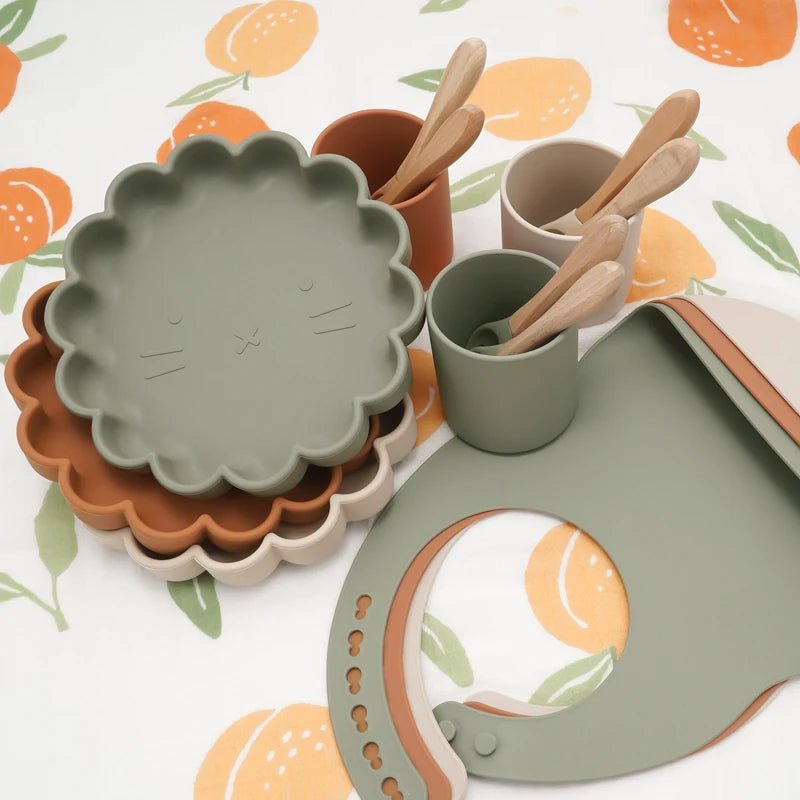 Conjunto de Prato de Silicone Antiderrapante e Talheres – Boutique Infantil Les Enfants