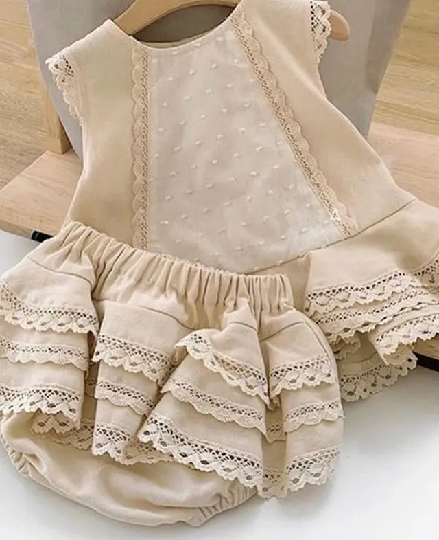 Conjunto Francisca com blusa de babados e bloomer cáqui