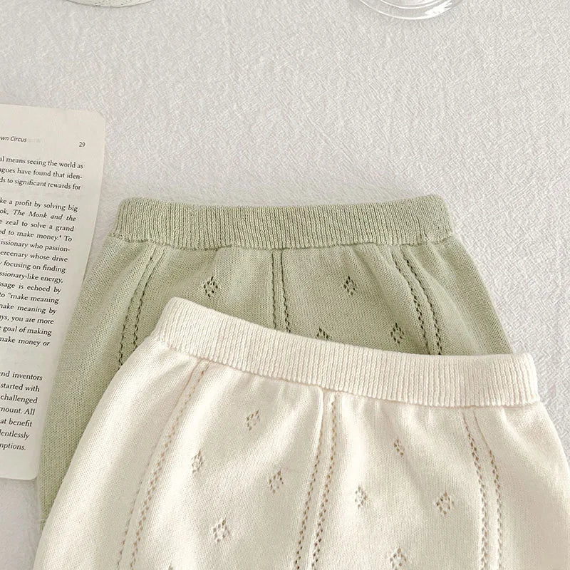 Detalhe da malha tricot suave e respirável