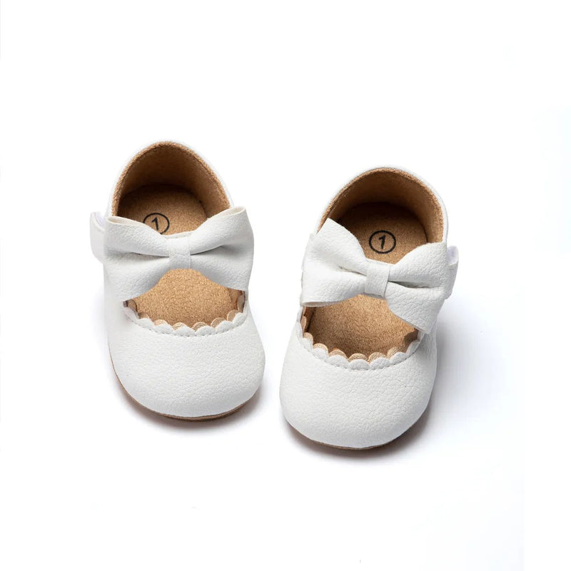 Sapatinhos com Detalhe de Laço Borboleta – Boutique Infantil Les Enfants