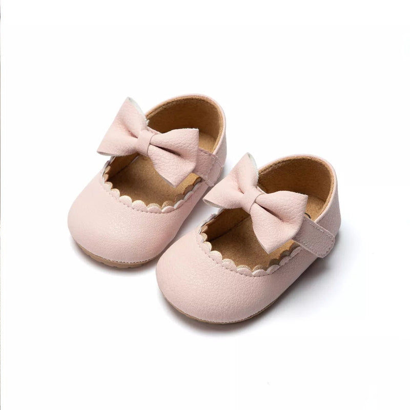 Sapatinhos com Detalhe de Laço Borboleta – Boutique Infantil Les Enfants