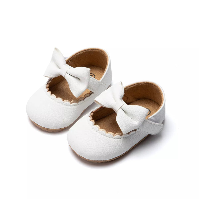 Sapatinhos com Detalhe de Laço Borboleta – Boutique Infantil Les Enfants