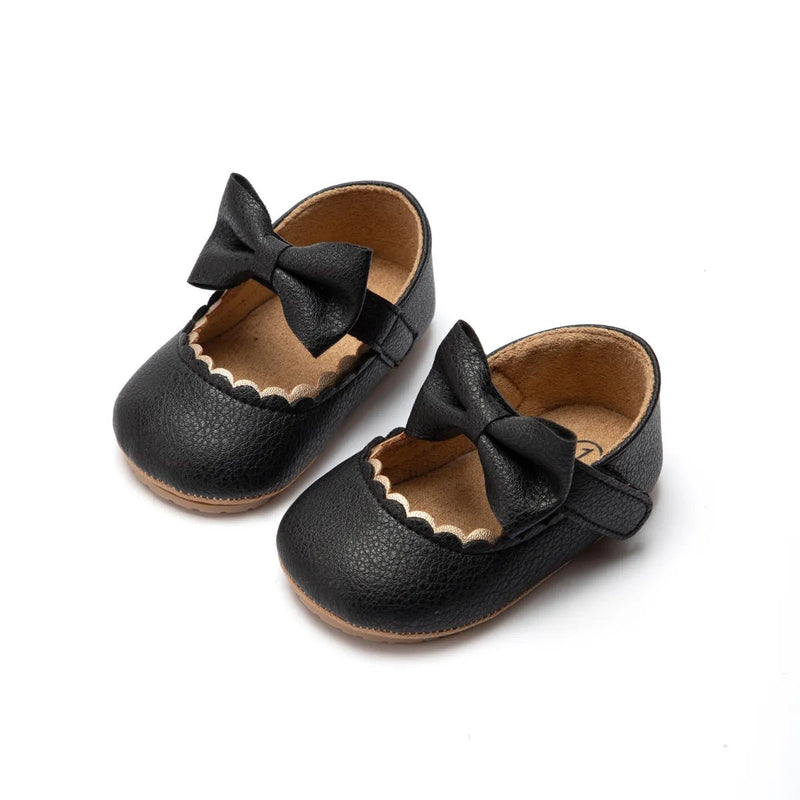 Sapatinhos com Detalhe de Laço Borboleta – Boutique Infantil Les Enfants